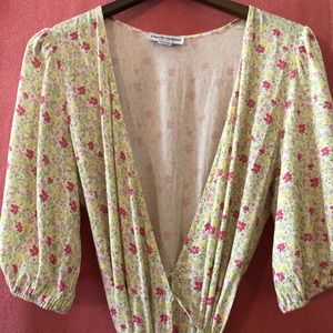 NWOT Charlie Holiday Presley Midi Wrap Dress. Size US 8